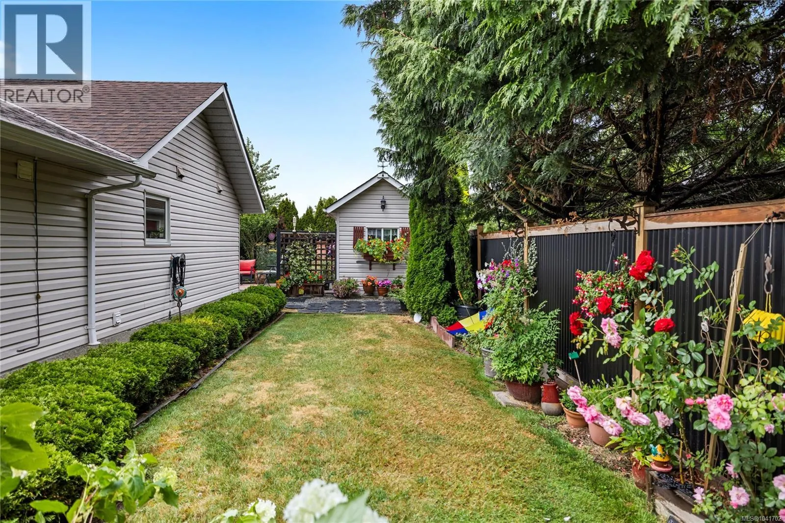 879 Aberdeen Dr