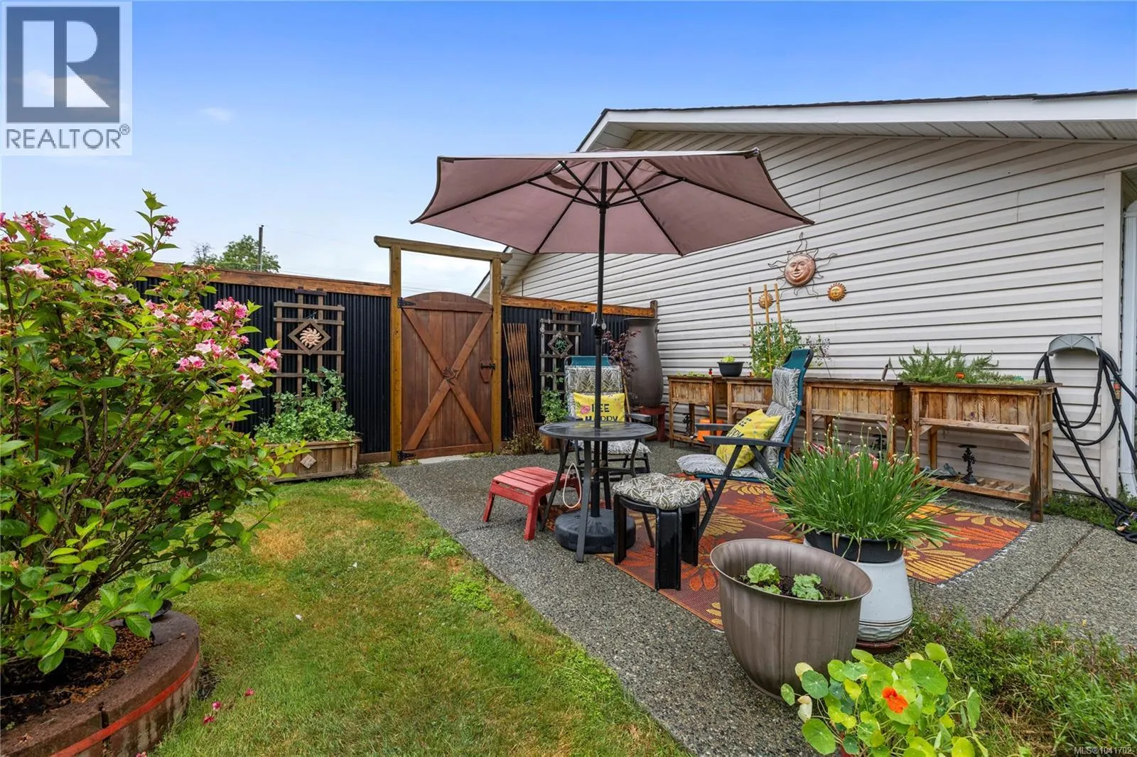 879 Aberdeen Dr