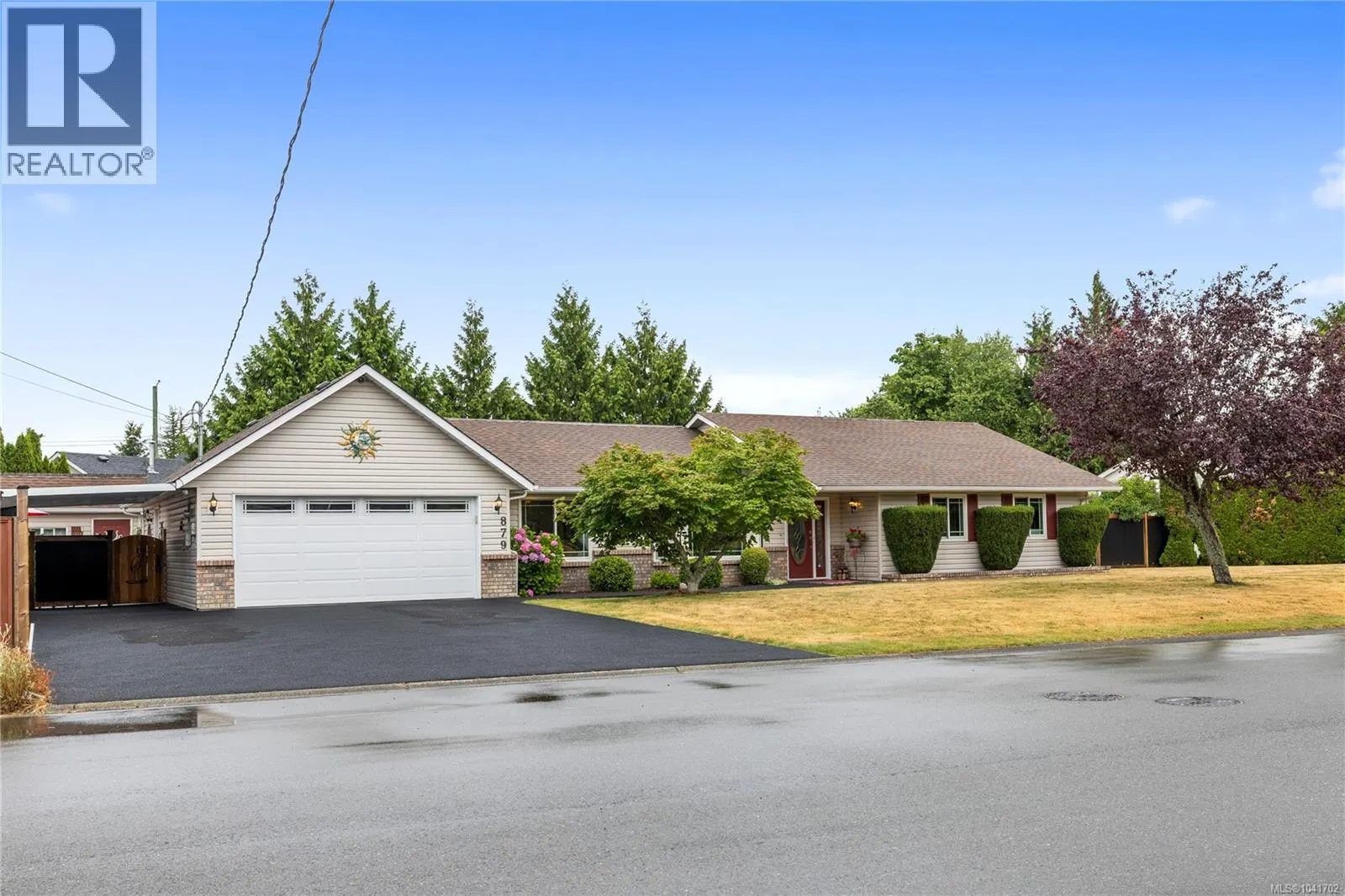 879 Aberdeen Dr
