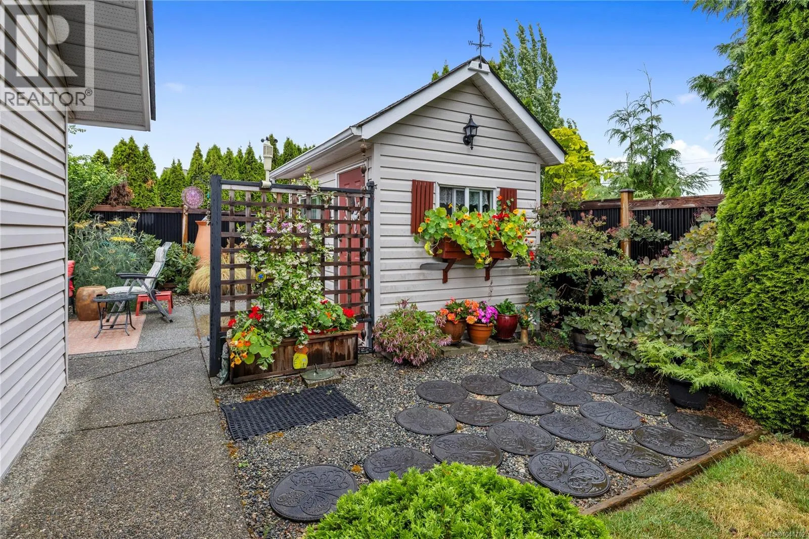 879 Aberdeen Dr