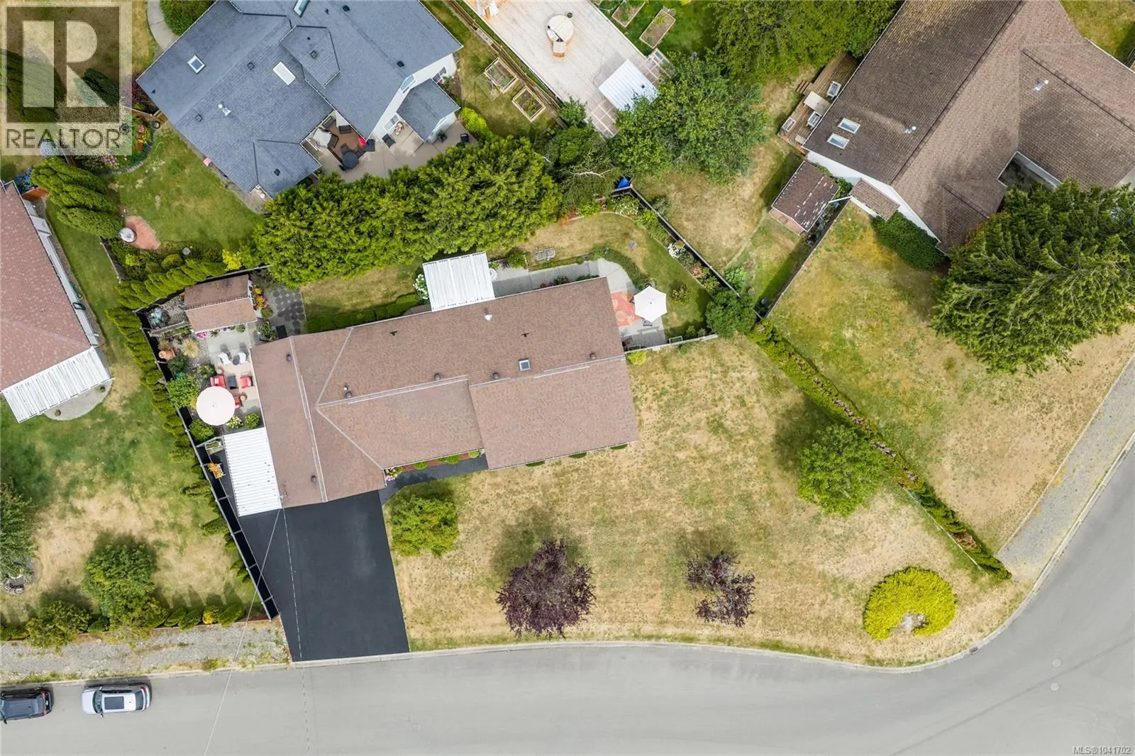 879 Aberdeen Dr