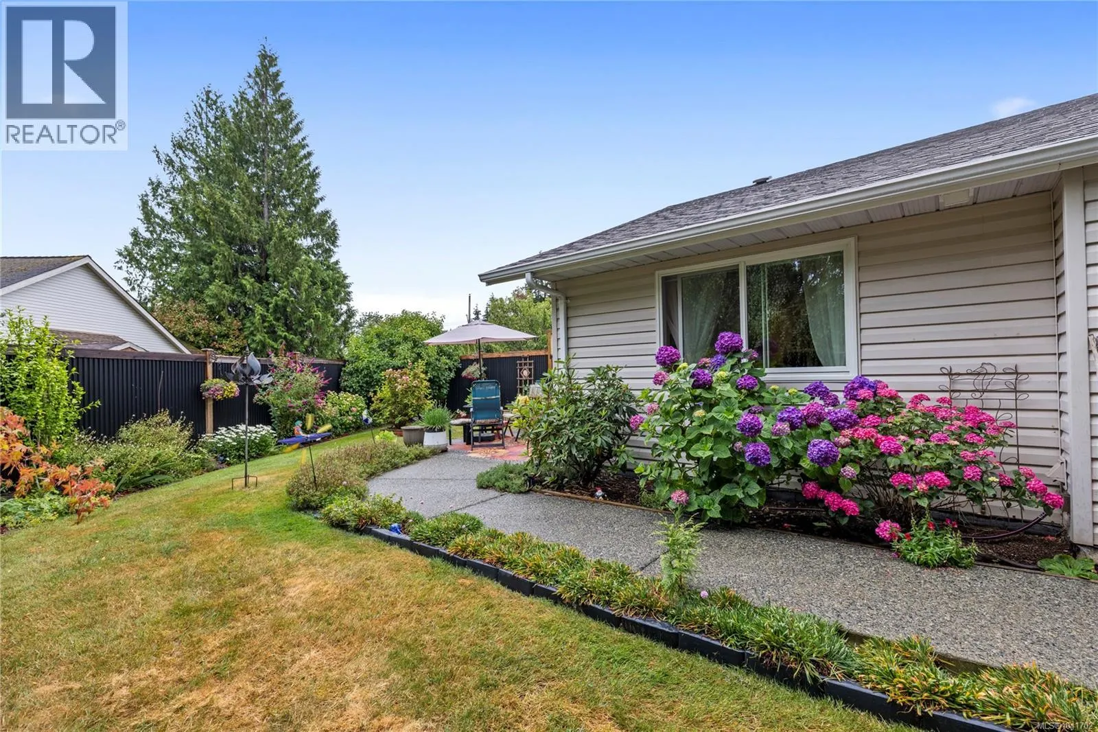 879 Aberdeen Dr