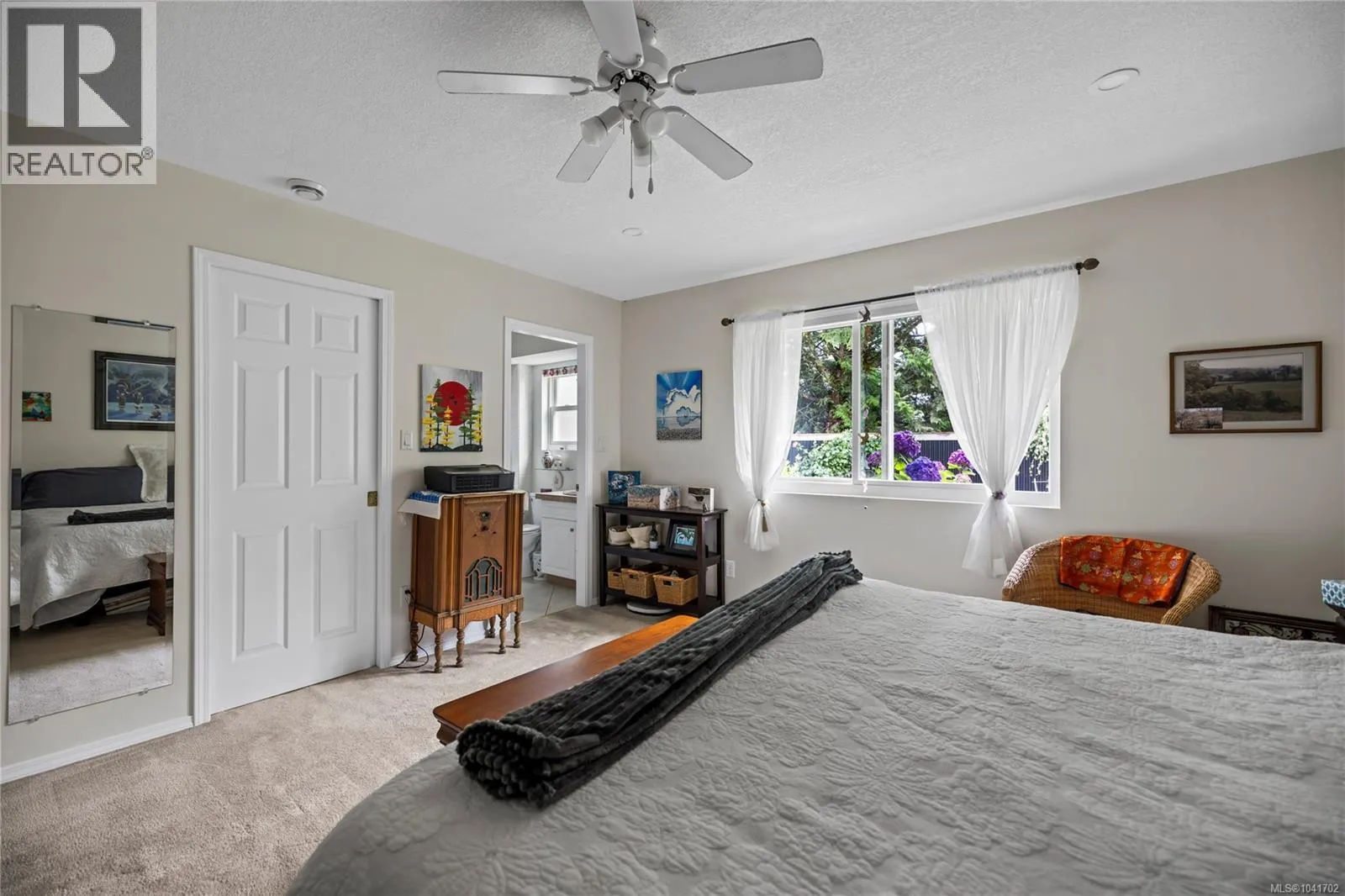 879 Aberdeen Dr