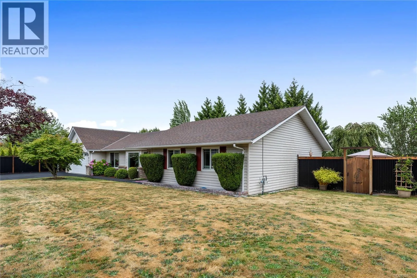 879 Aberdeen Dr