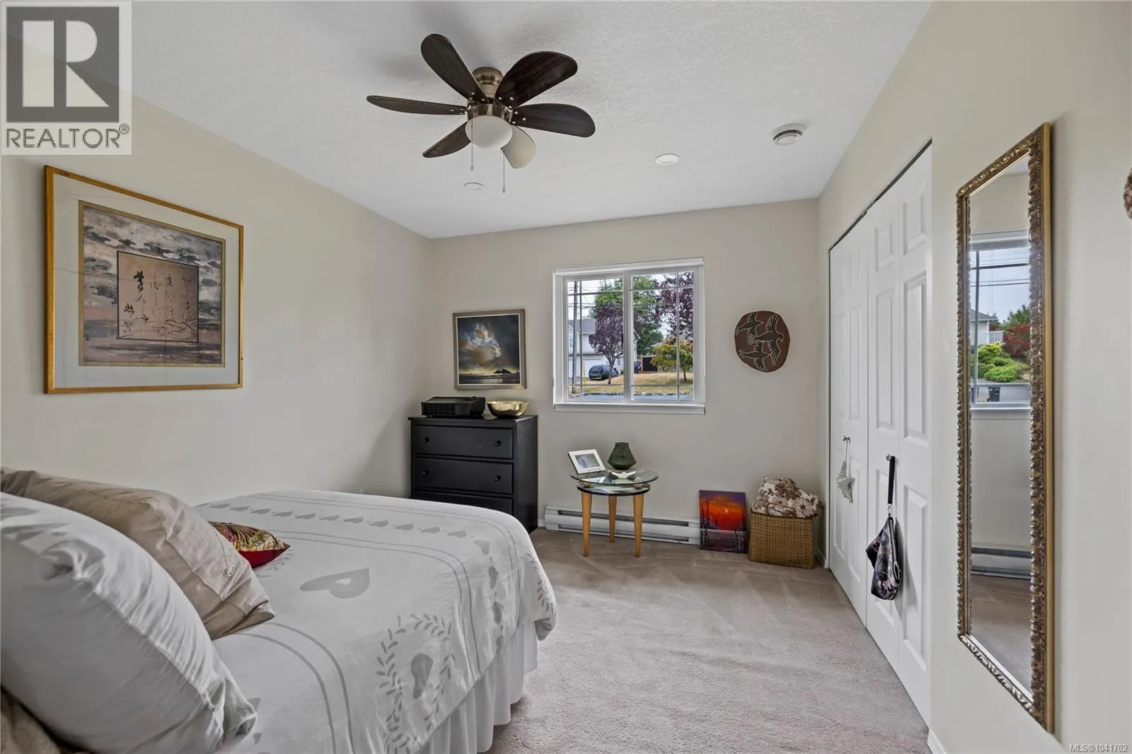 879 Aberdeen Dr