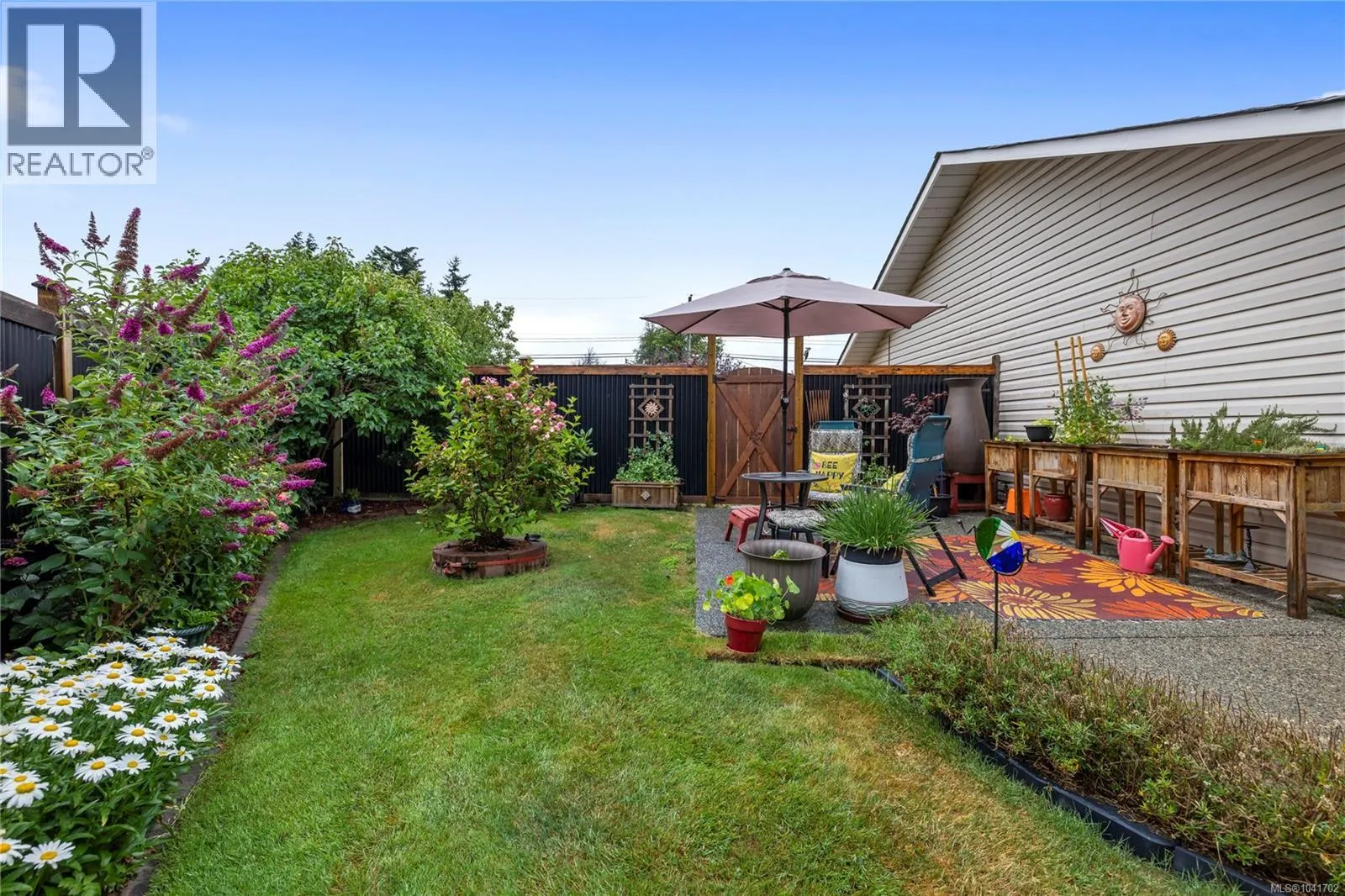 879 Aberdeen Dr