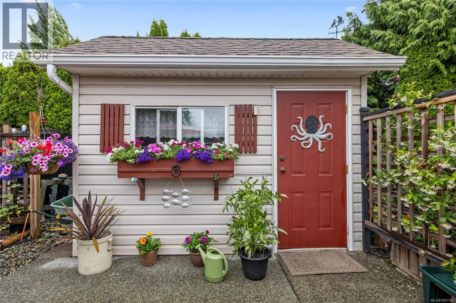 879 Aberdeen Dr