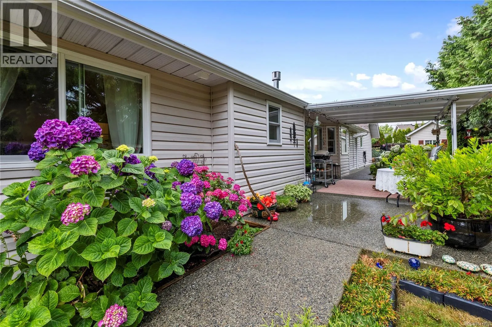 879 Aberdeen Dr