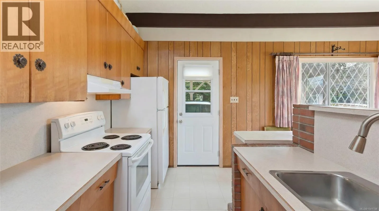 559 Johnstone Rd
