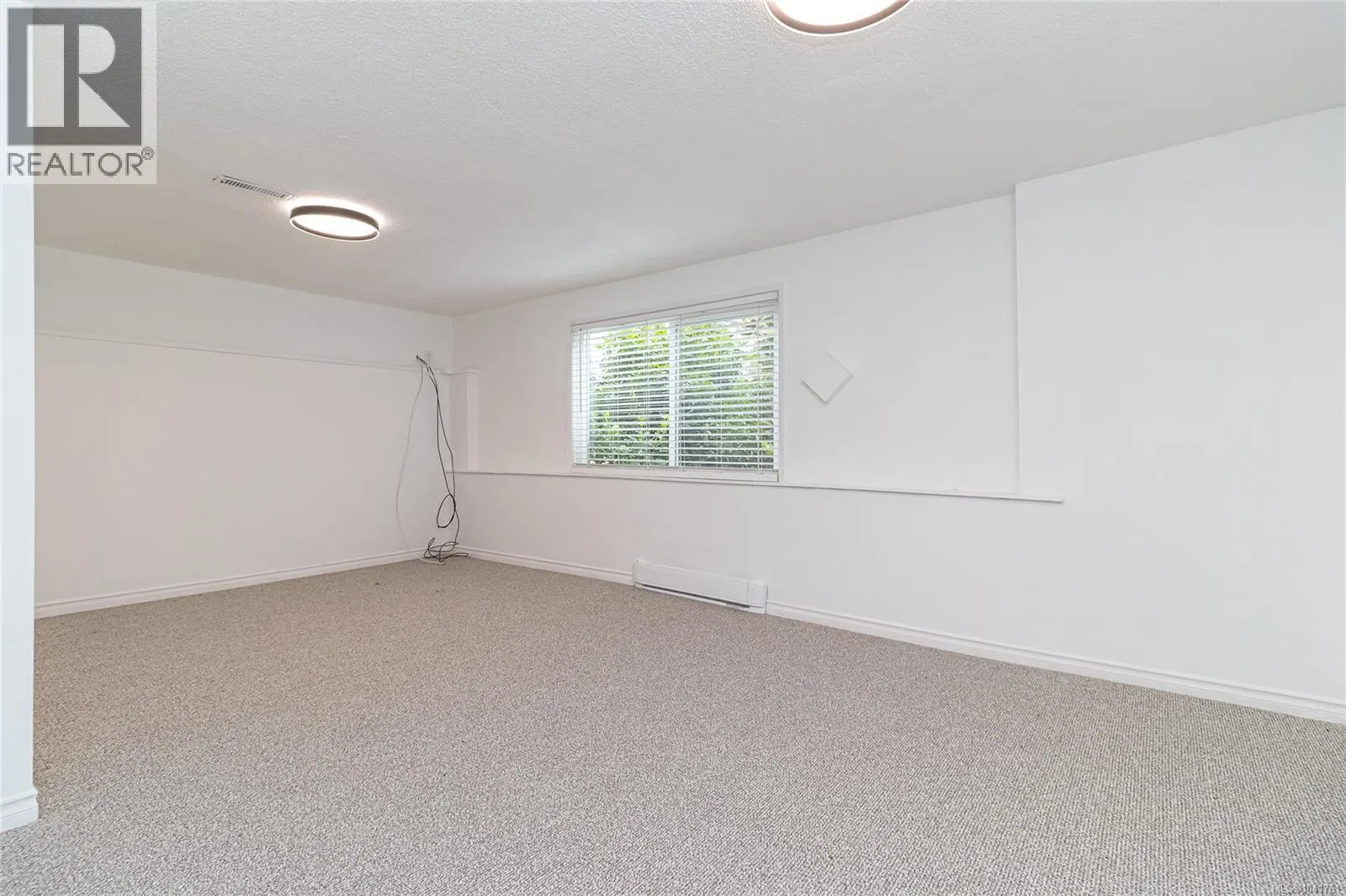 4021 Glanford Ave
