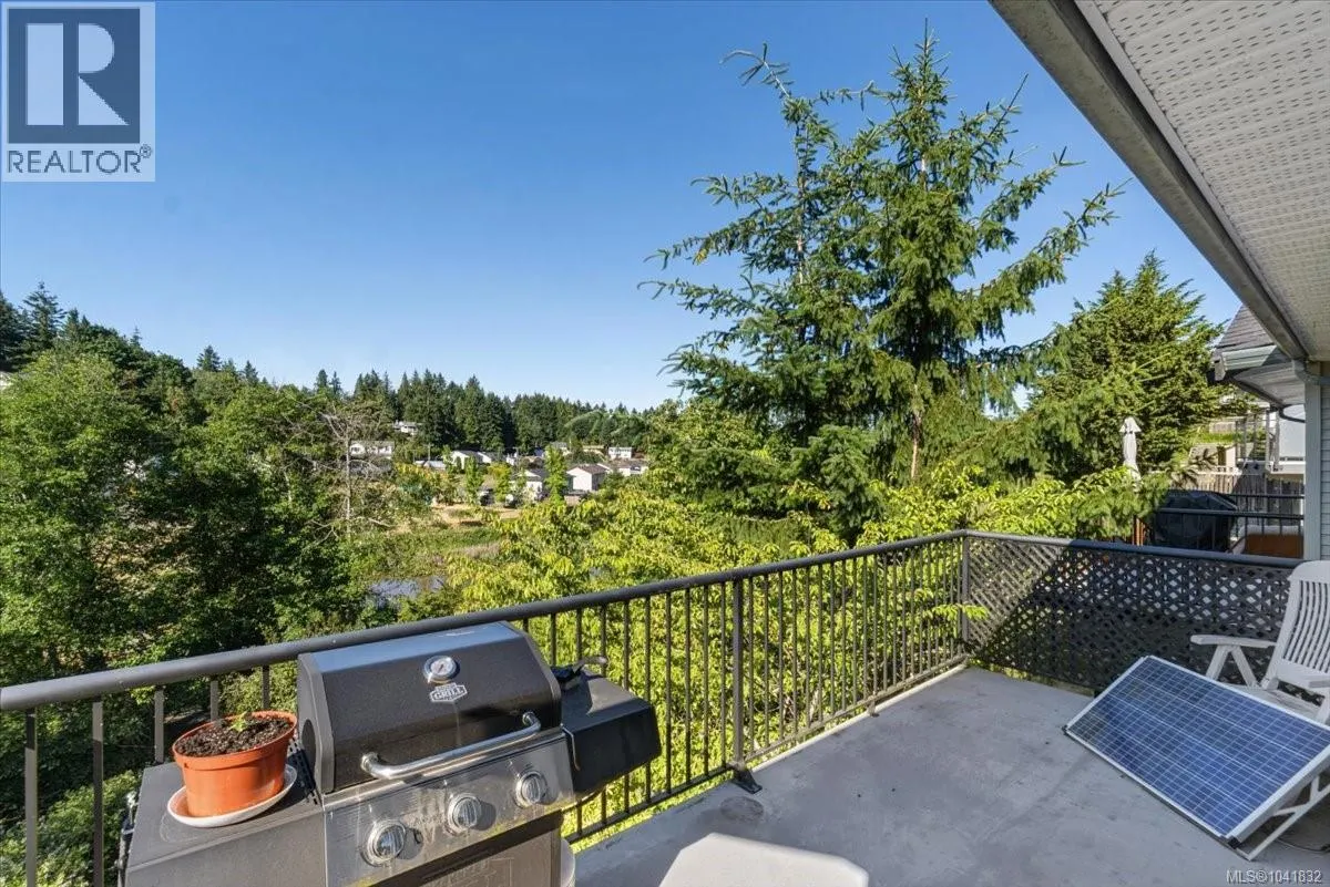 4755 Fairbrook Cres