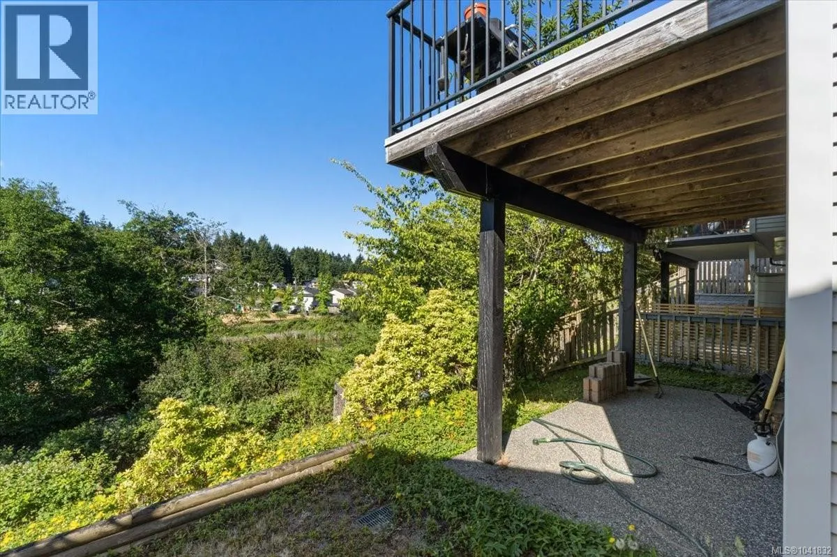 4755 Fairbrook Cres