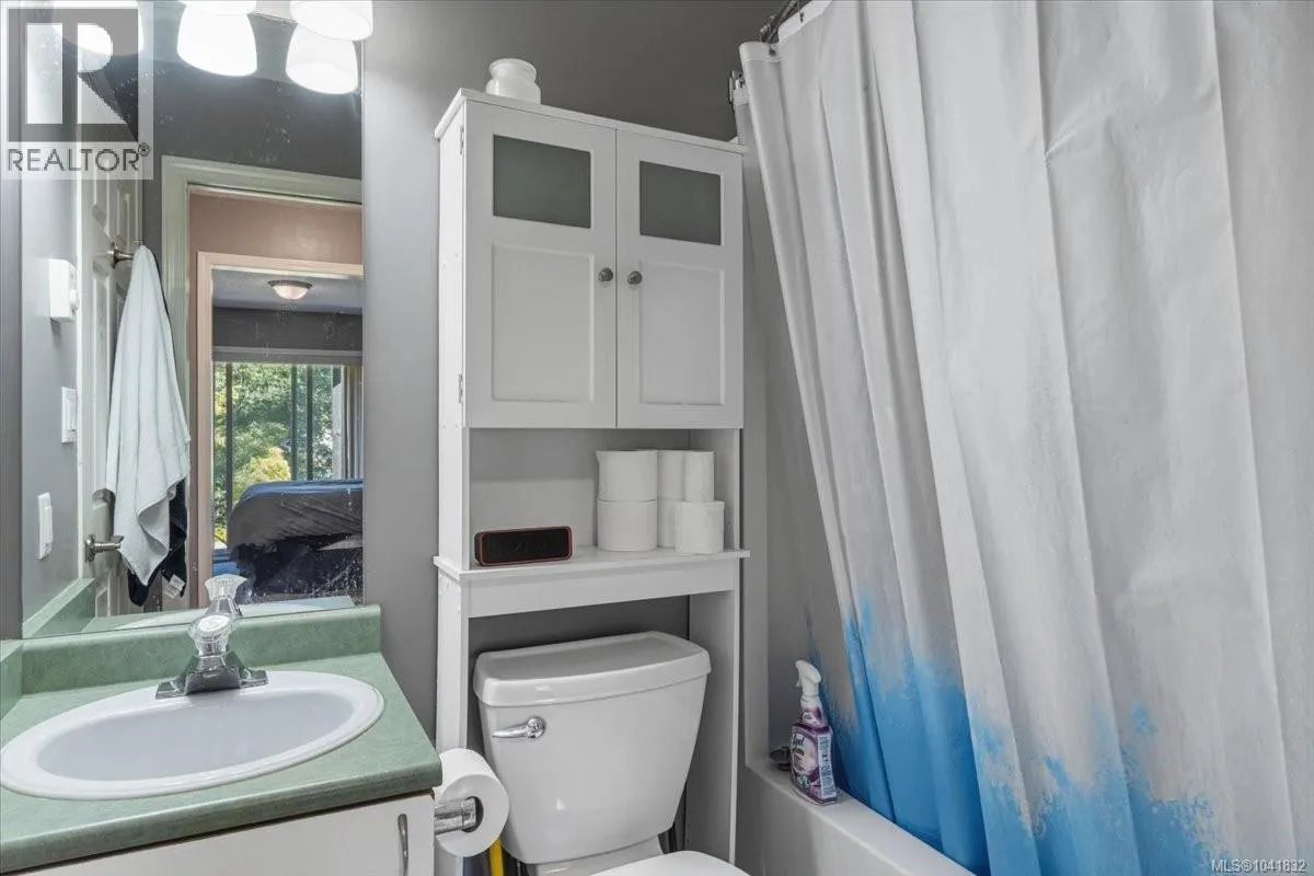 4755 Fairbrook Cres