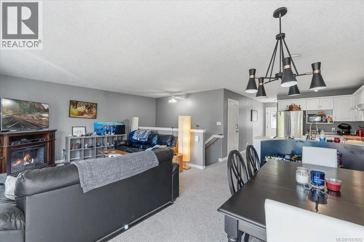 4755 Fairbrook Cres