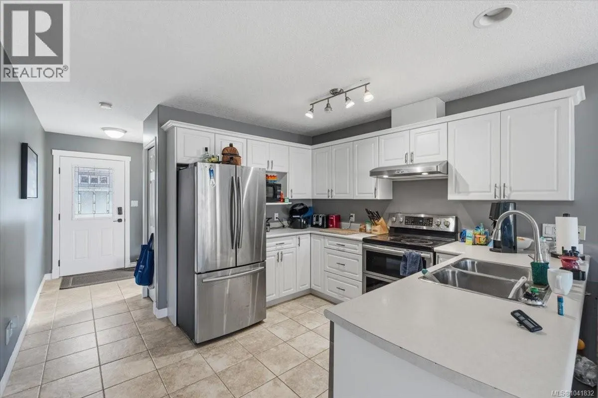 4755 Fairbrook Cres