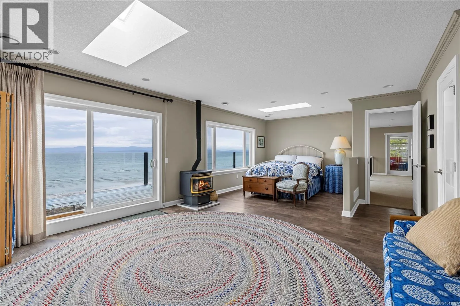 2995 Island Hwy W