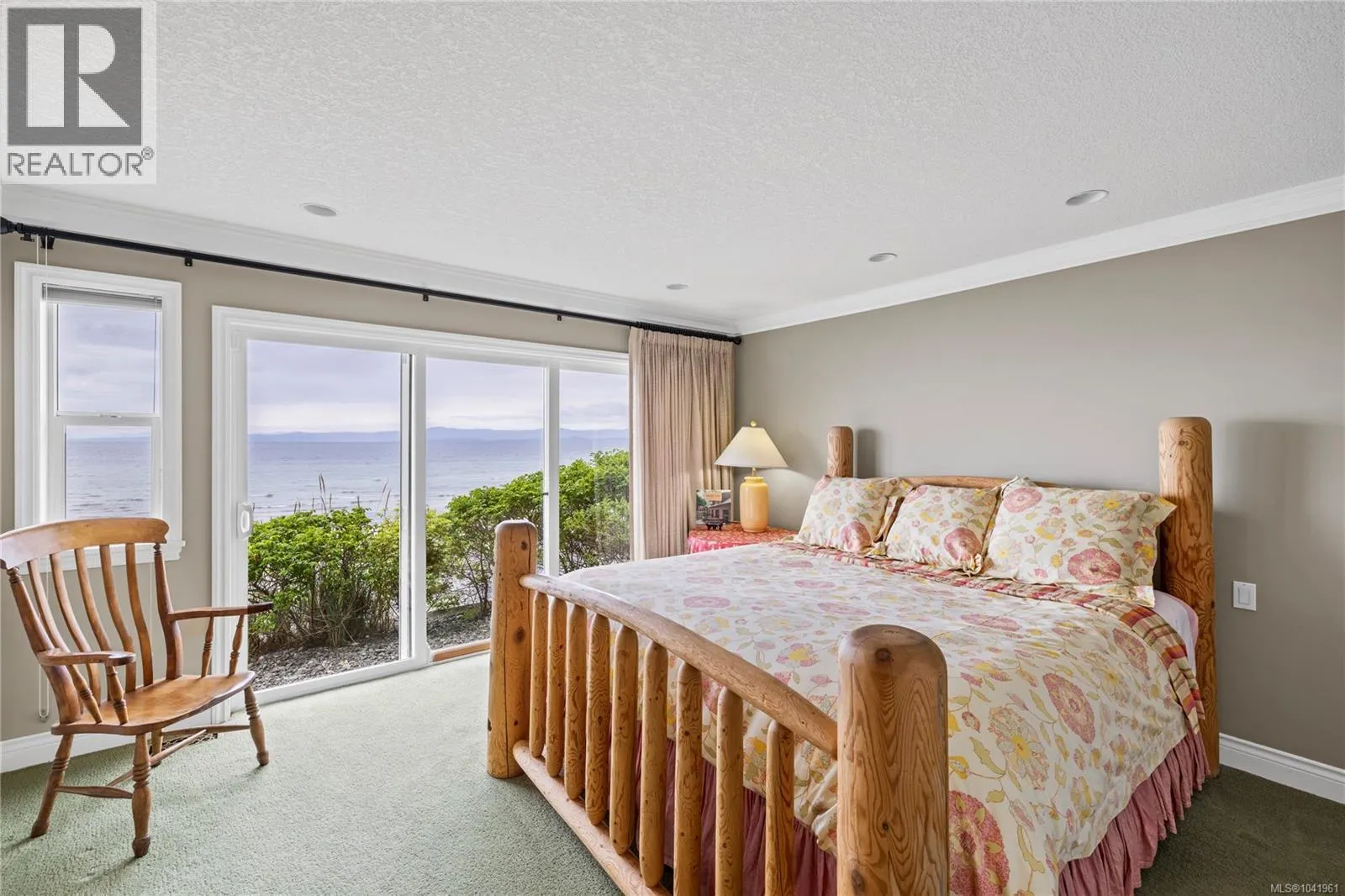 2995 Island Hwy W