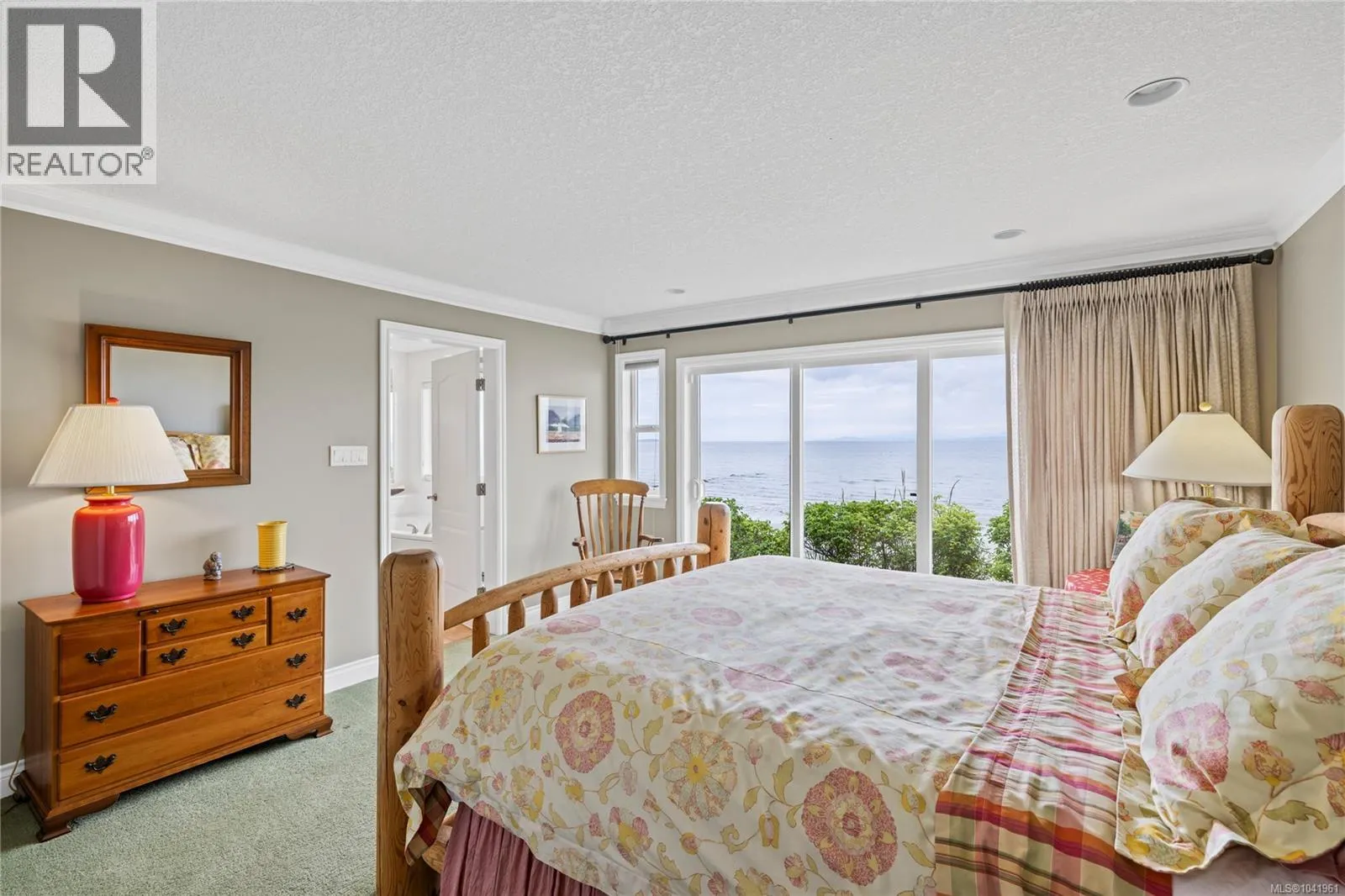 2995 Island Hwy W