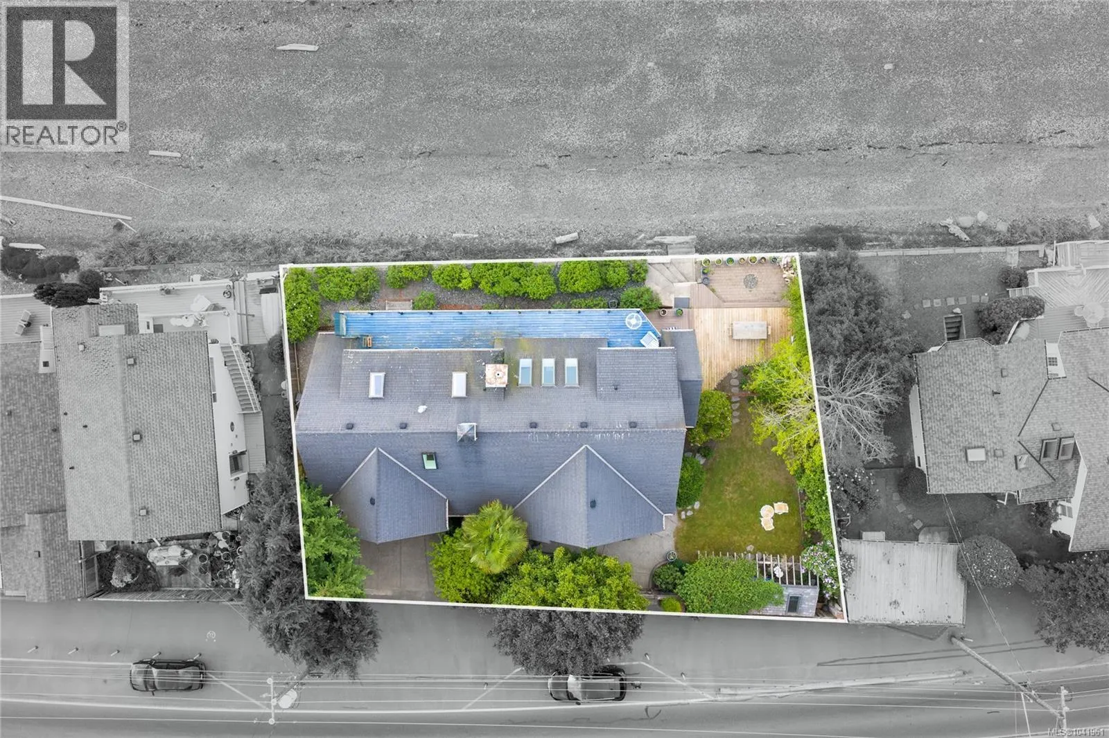 2995 Island Hwy W