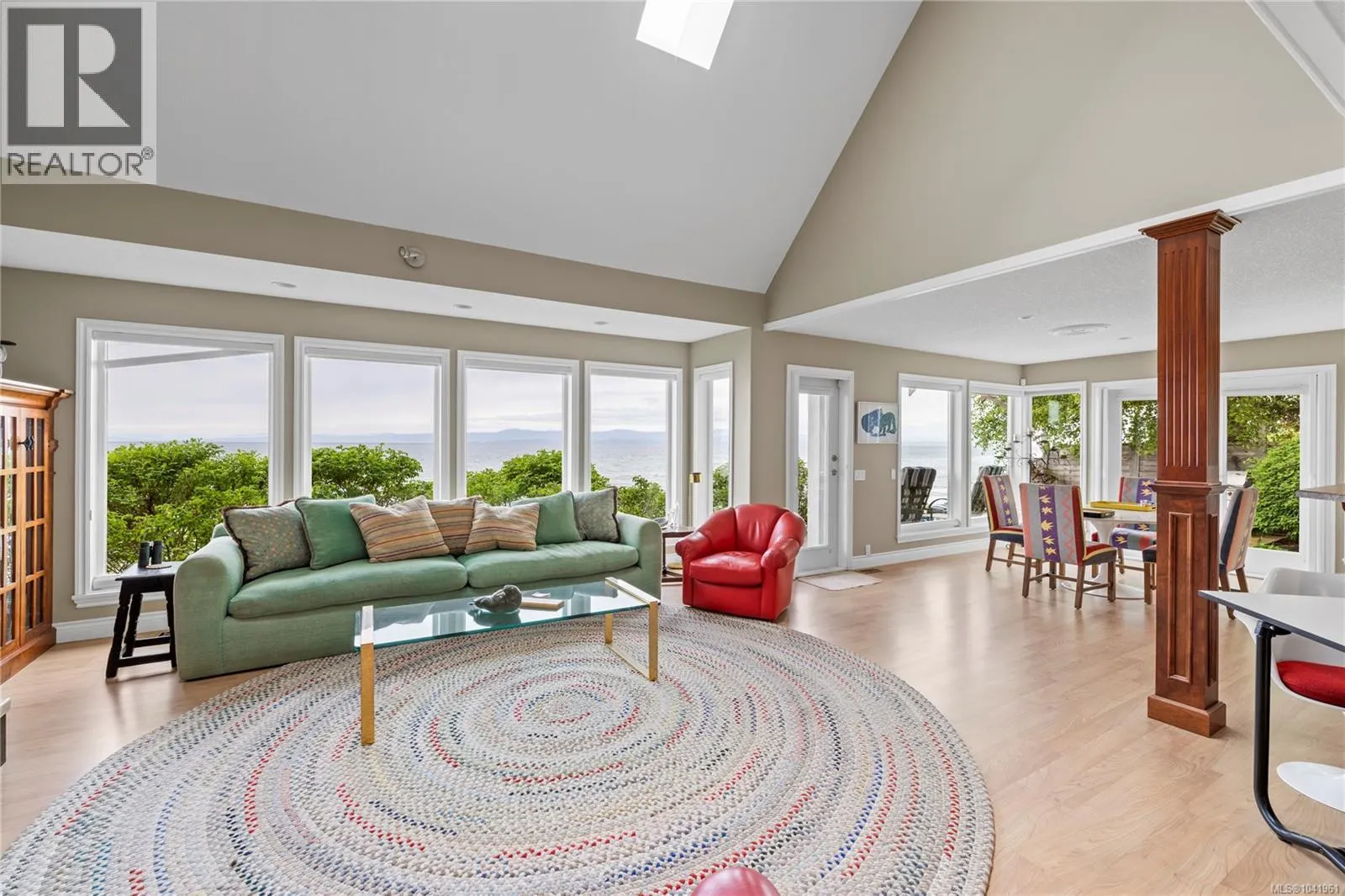 2995 Island Hwy W