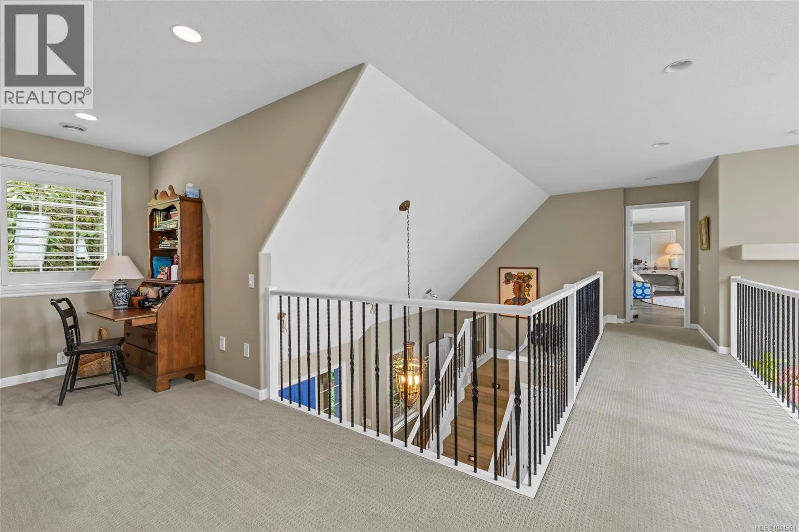 2995 Island Hwy W