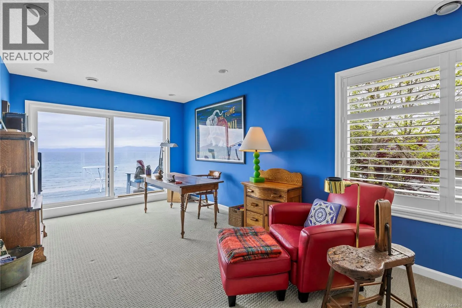 2995 Island Hwy W