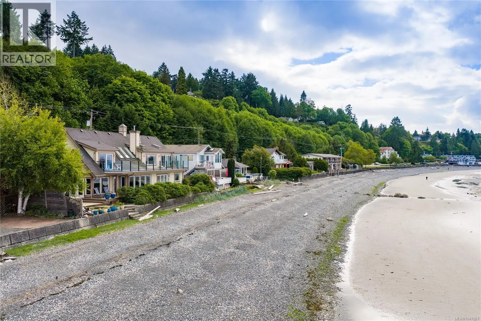 2995 Island Hwy W