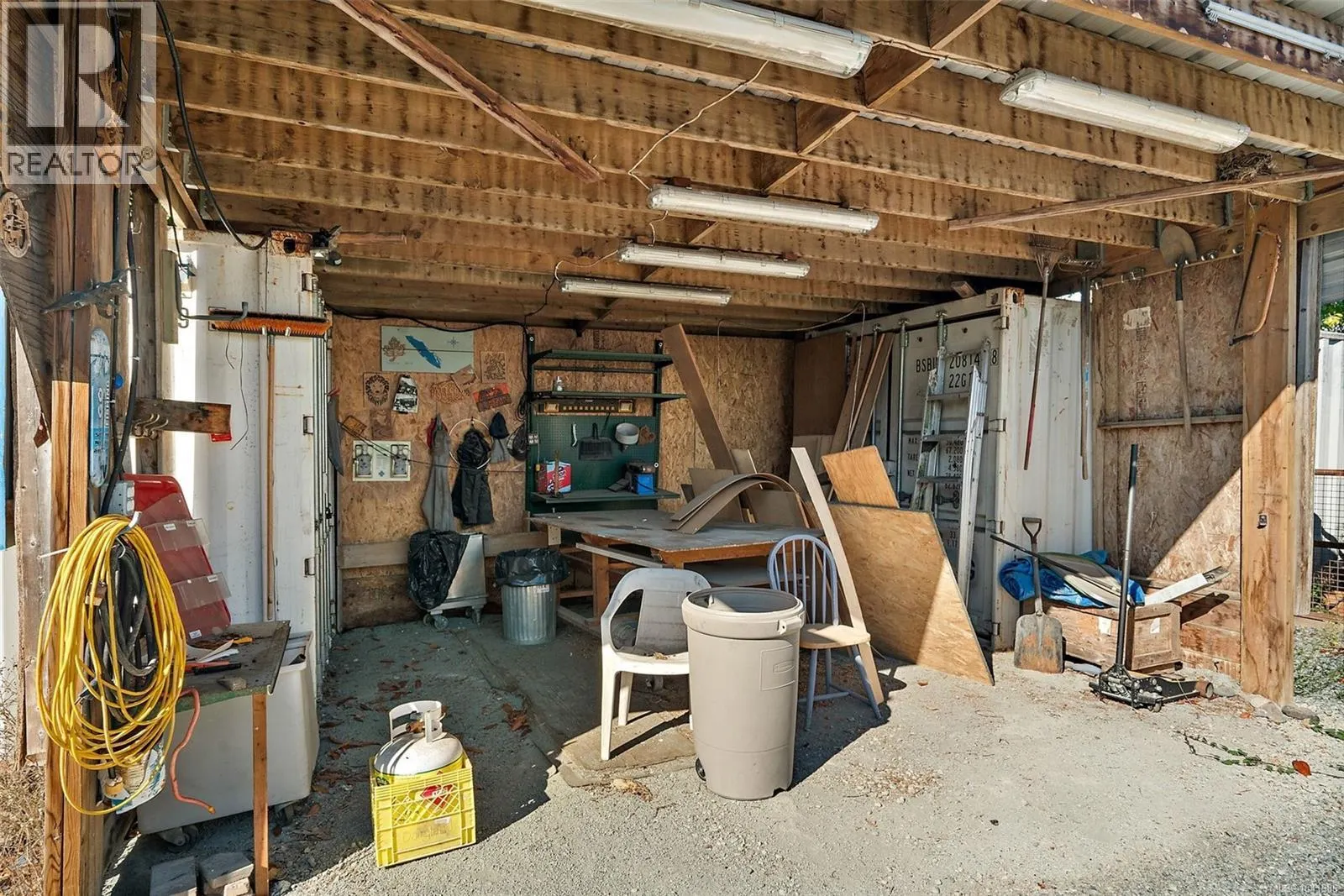 6484 Sooke Rd