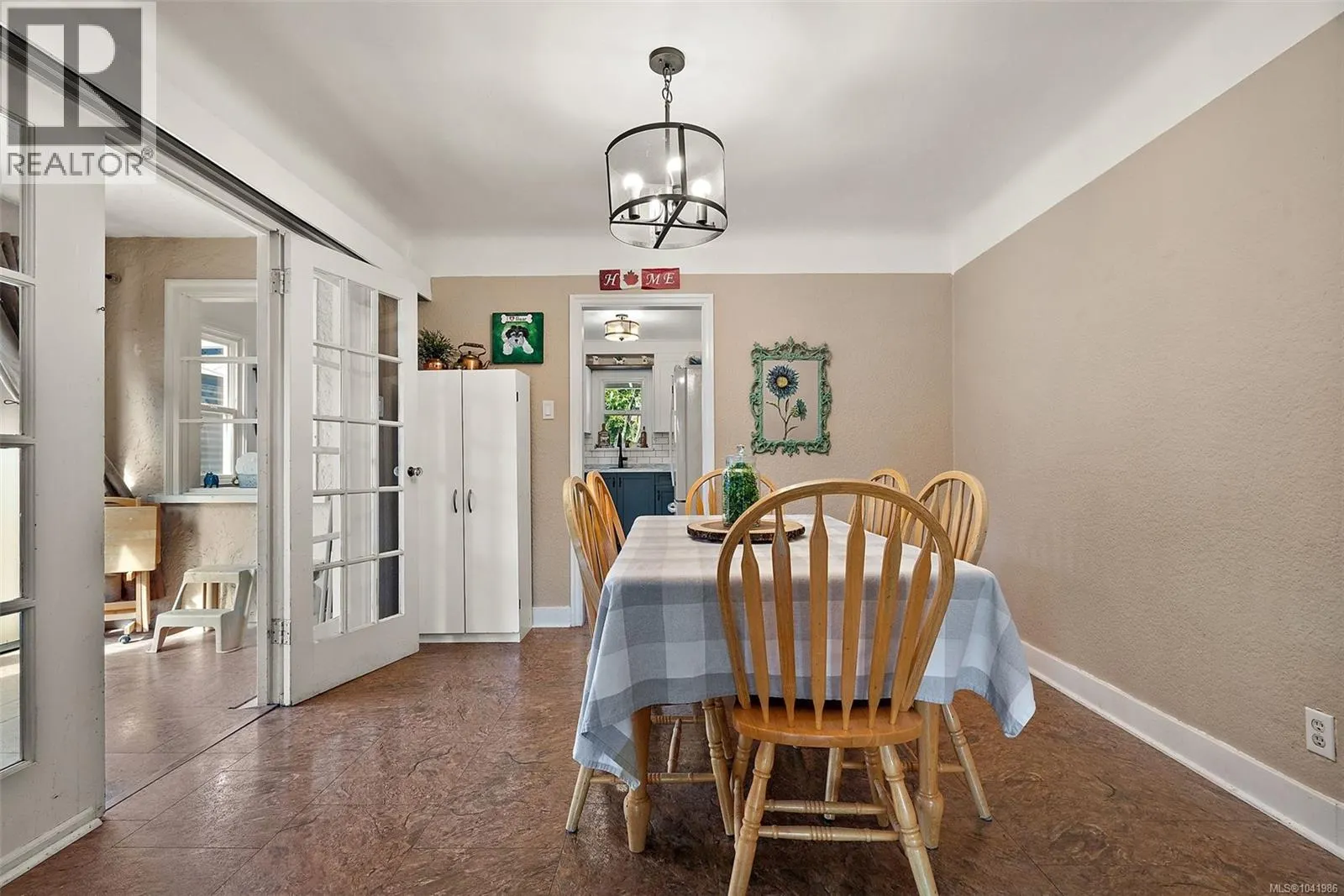 6484 Sooke Rd
