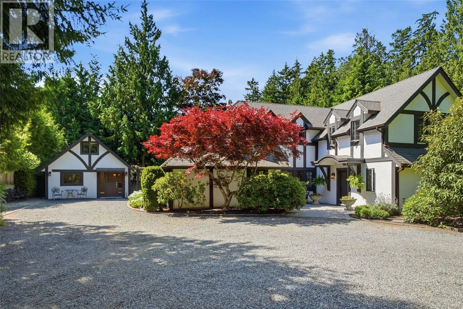 2534 Island Hwy W