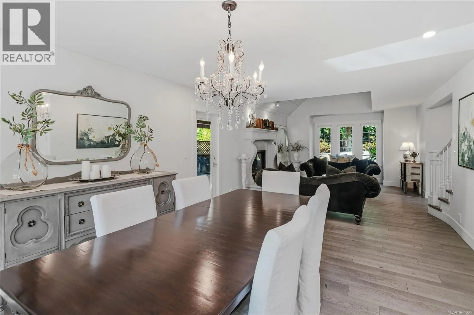 2534 Island Hwy W