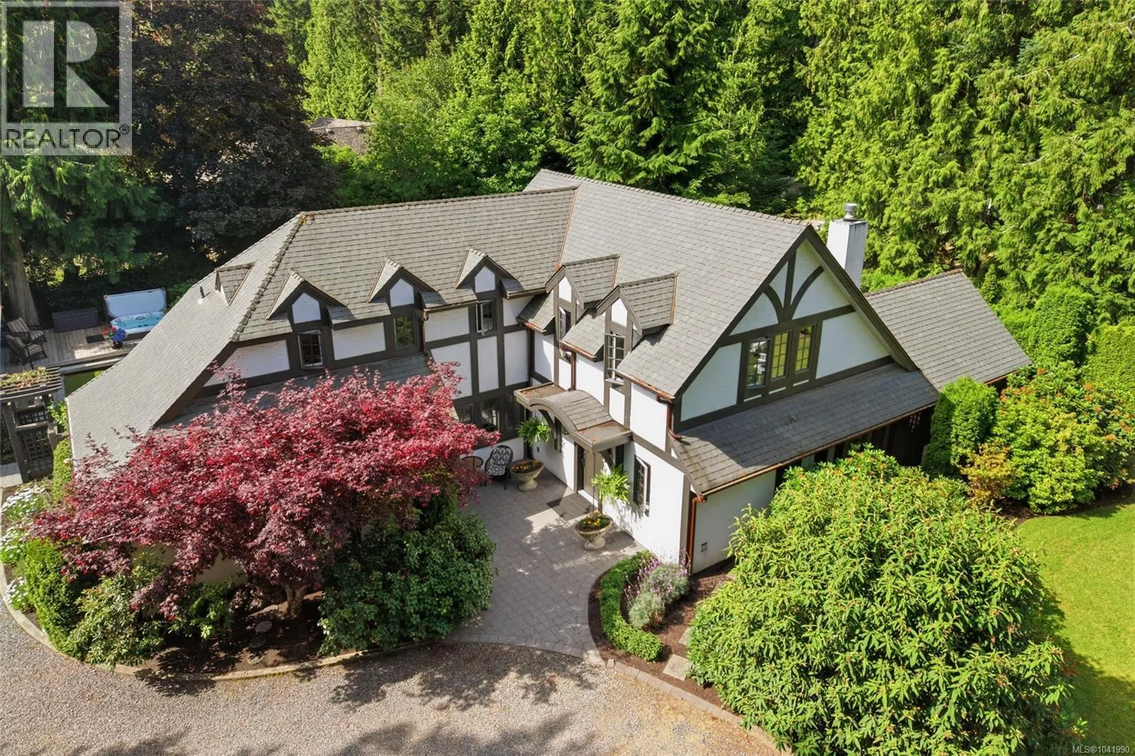 2534 Island Hwy W