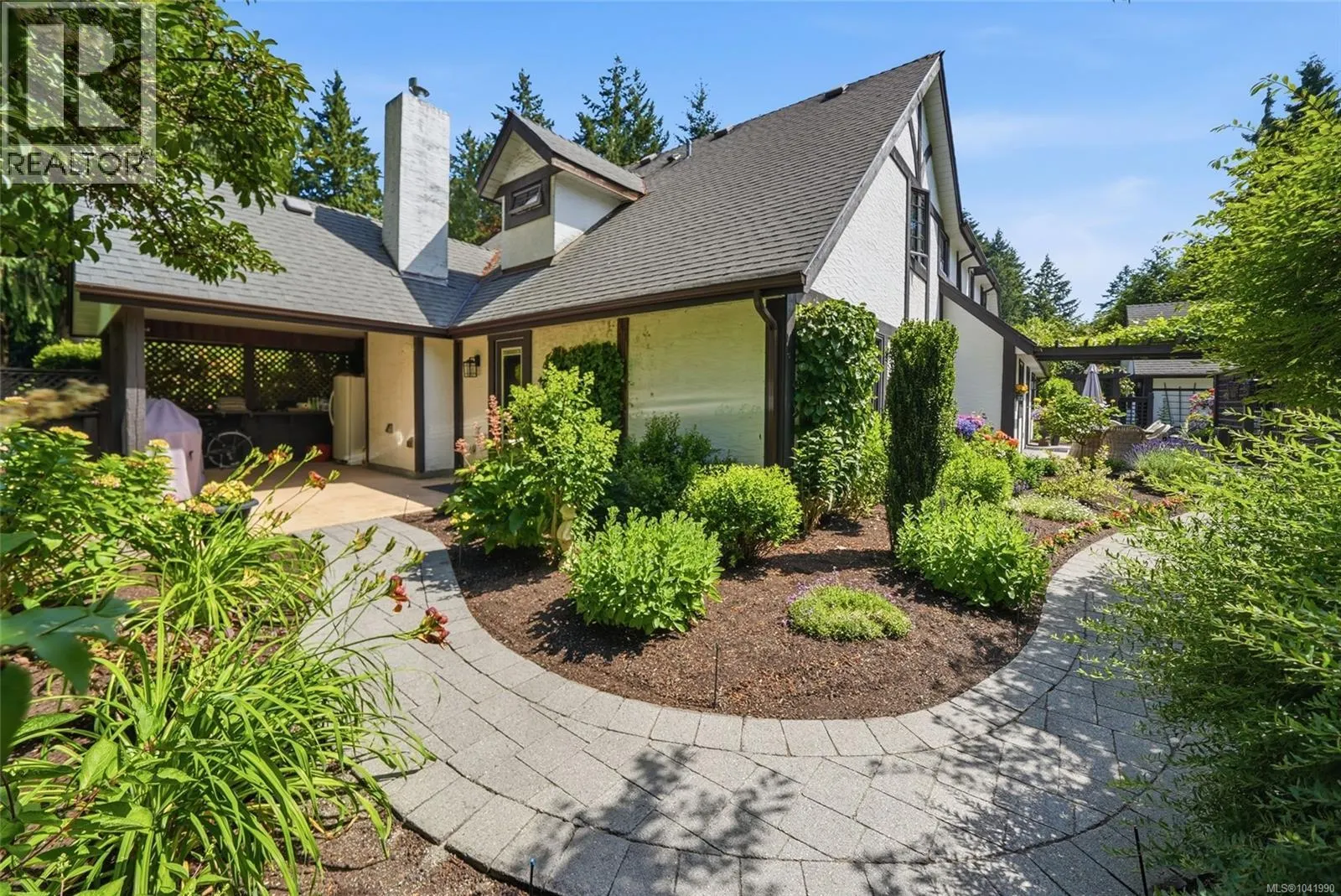 2534 Island Hwy W