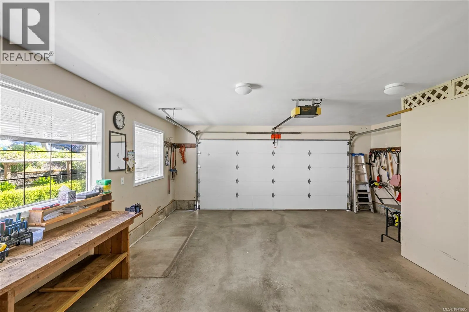 5857 Quarry Cres