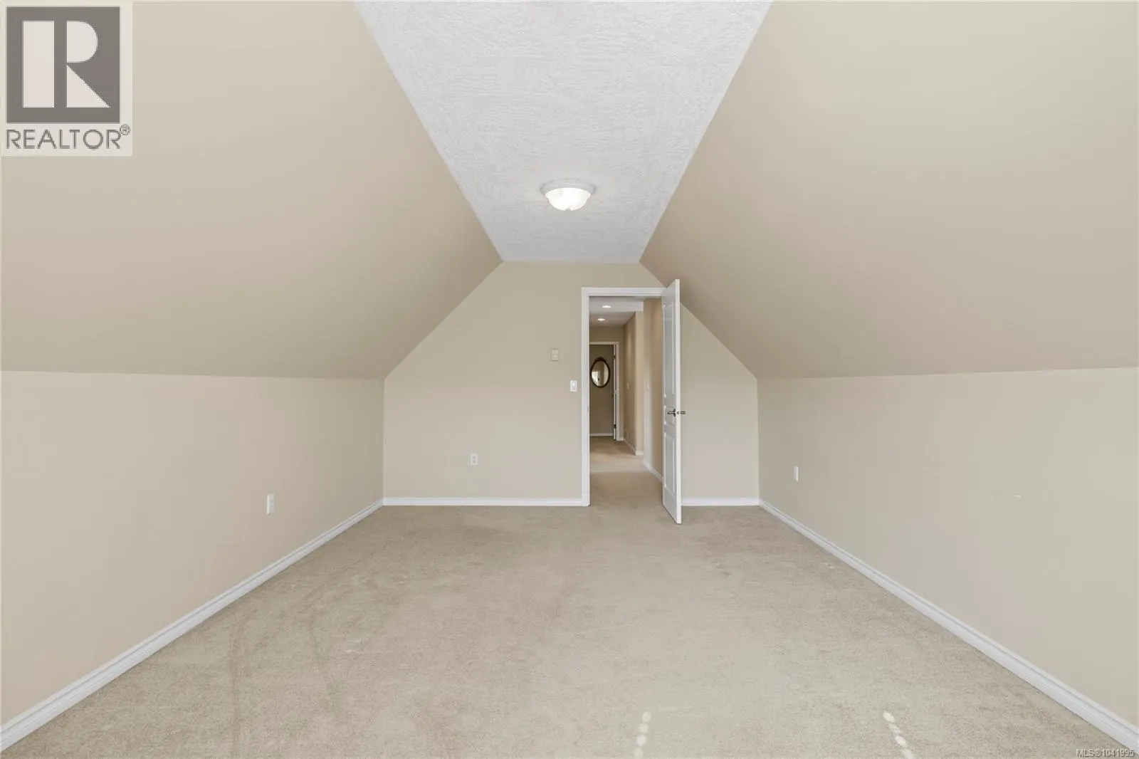 5857 Quarry Cres