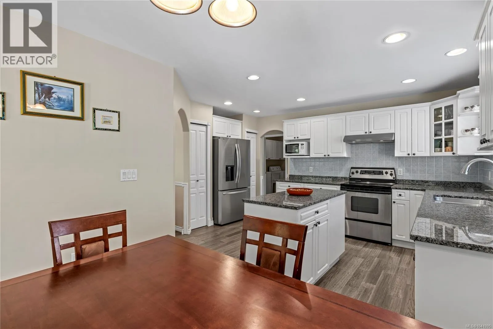 5857 Quarry Cres
