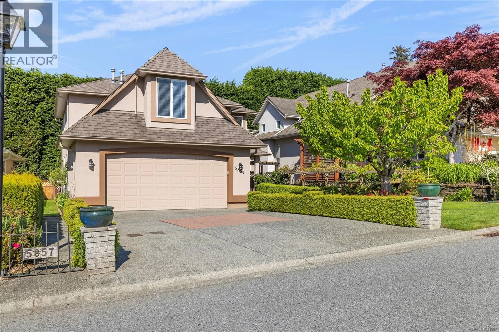 5857 Quarry Cres