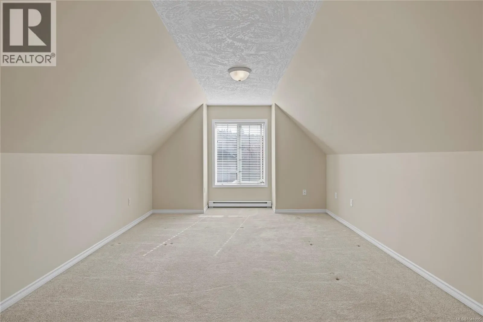 5857 Quarry Cres