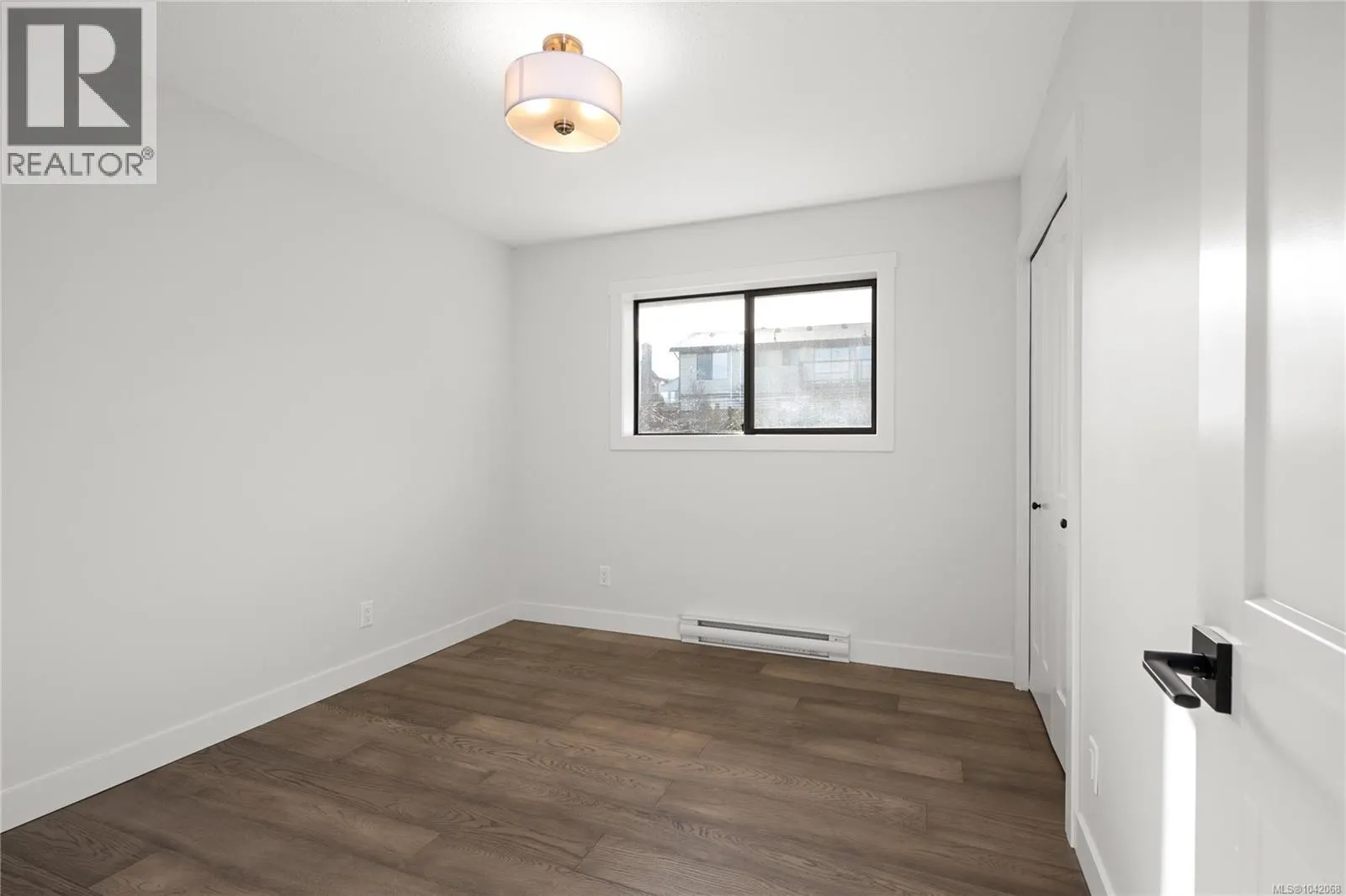 819 Athena Pl