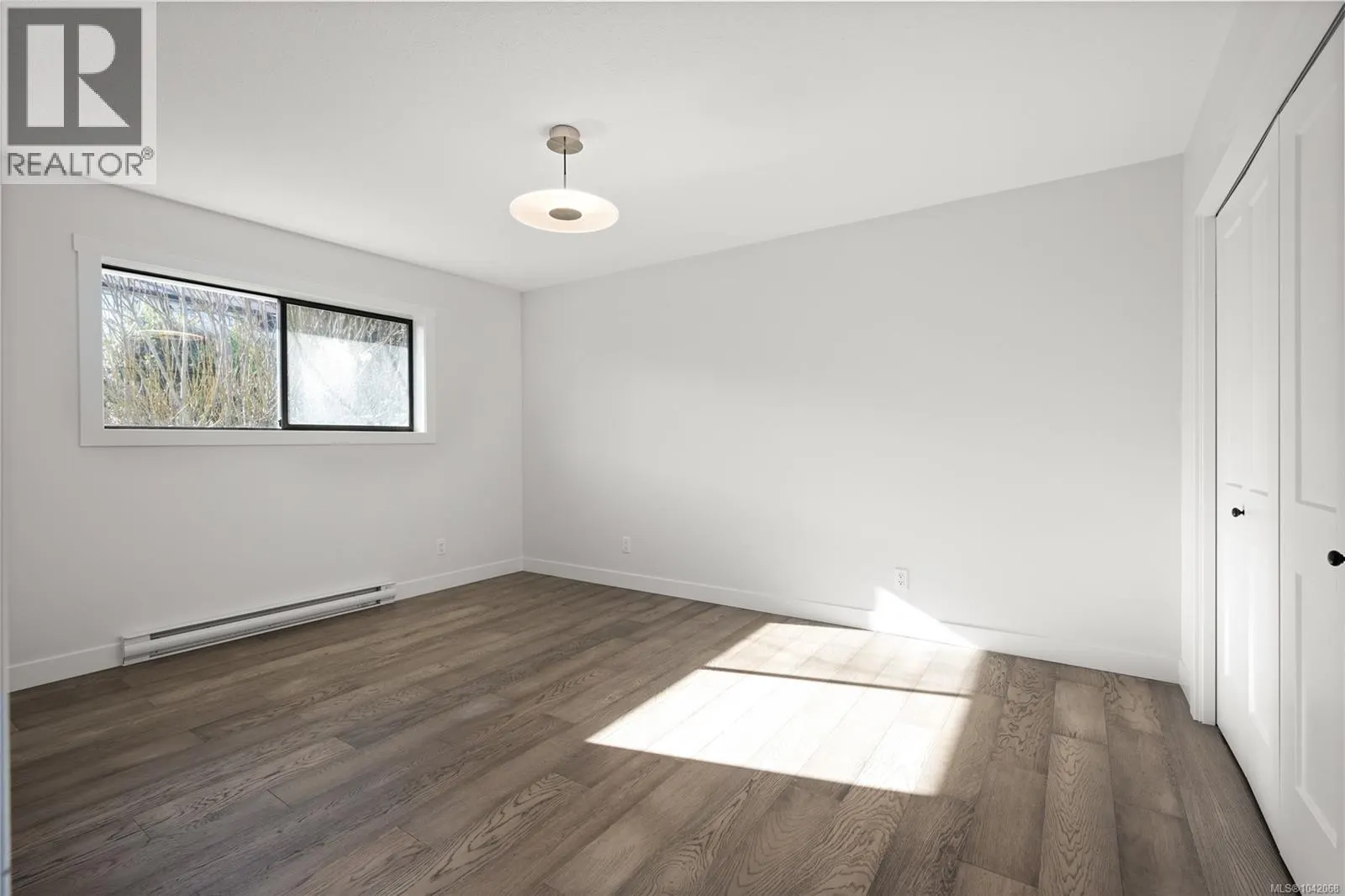 819 Athena Pl