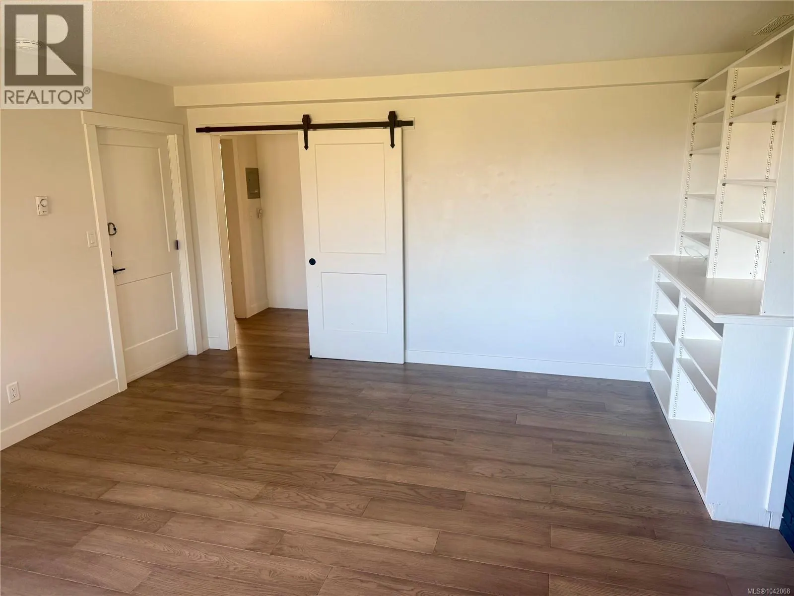 819 Athena Pl