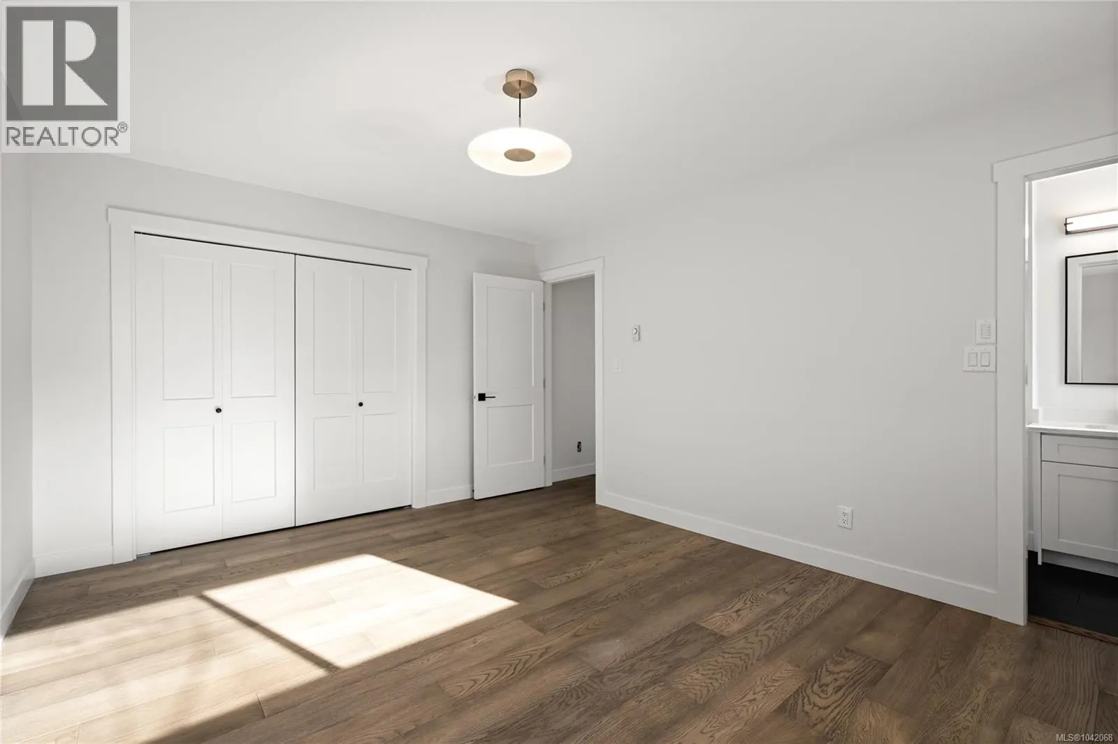 819 Athena Pl