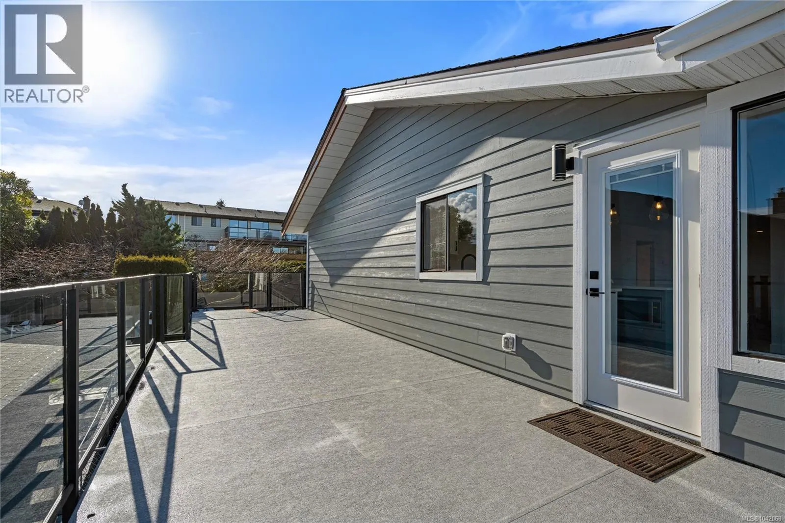 819 Athena Pl