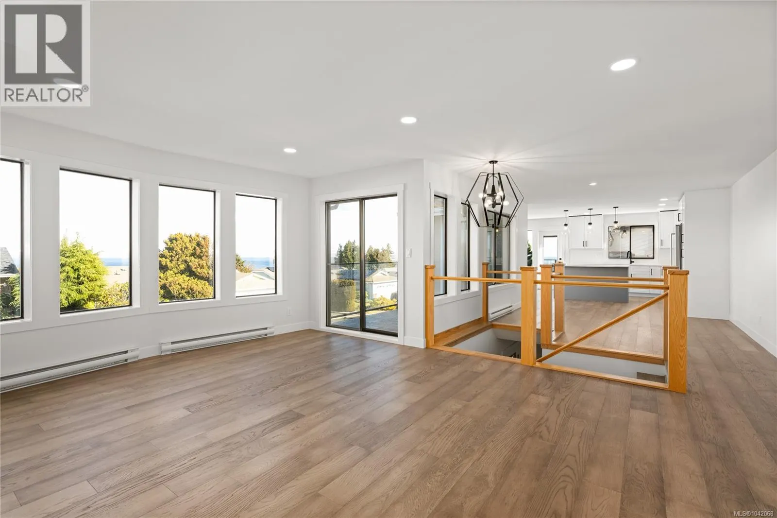 819 Athena Pl