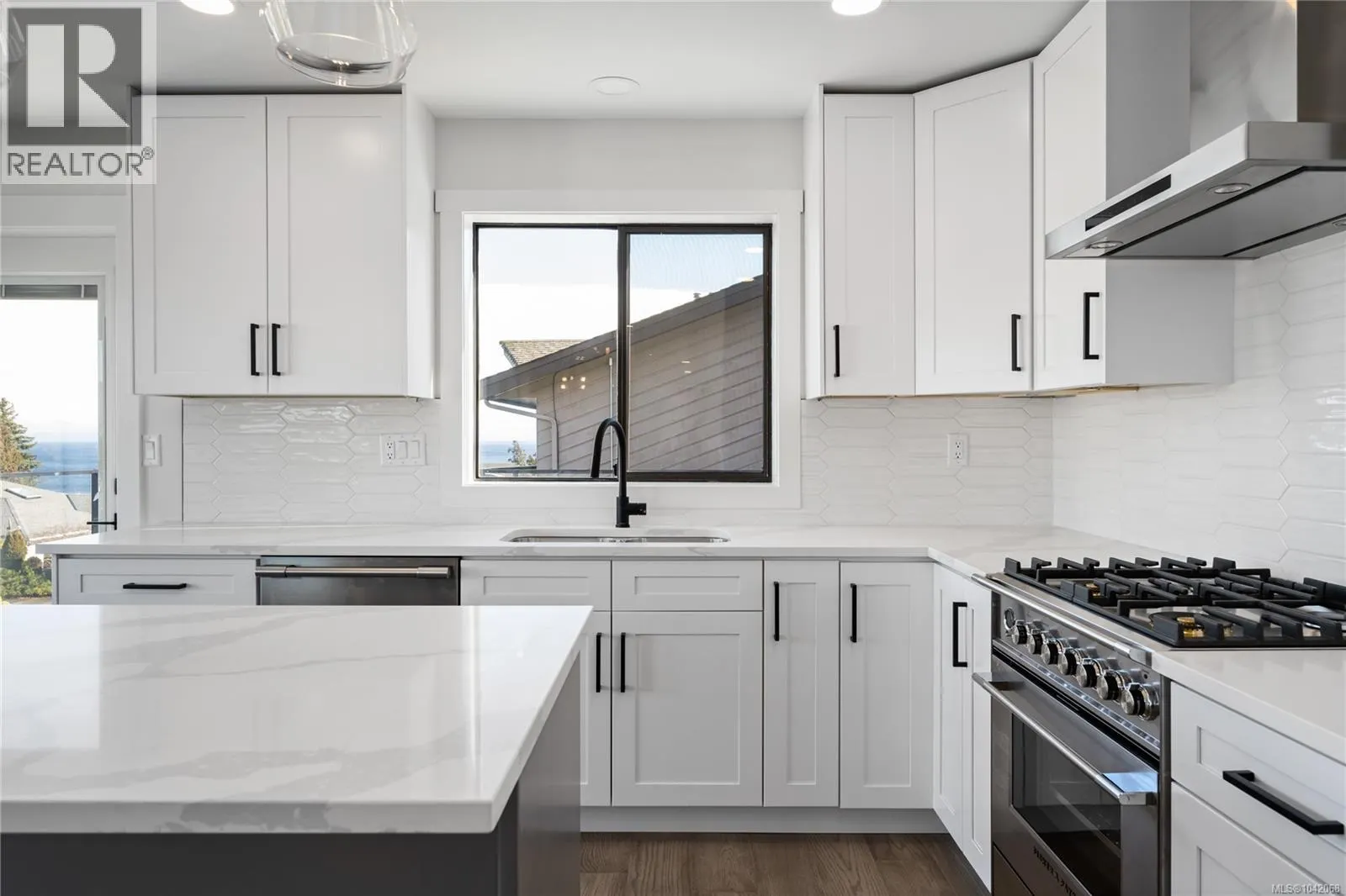 819 Athena Pl