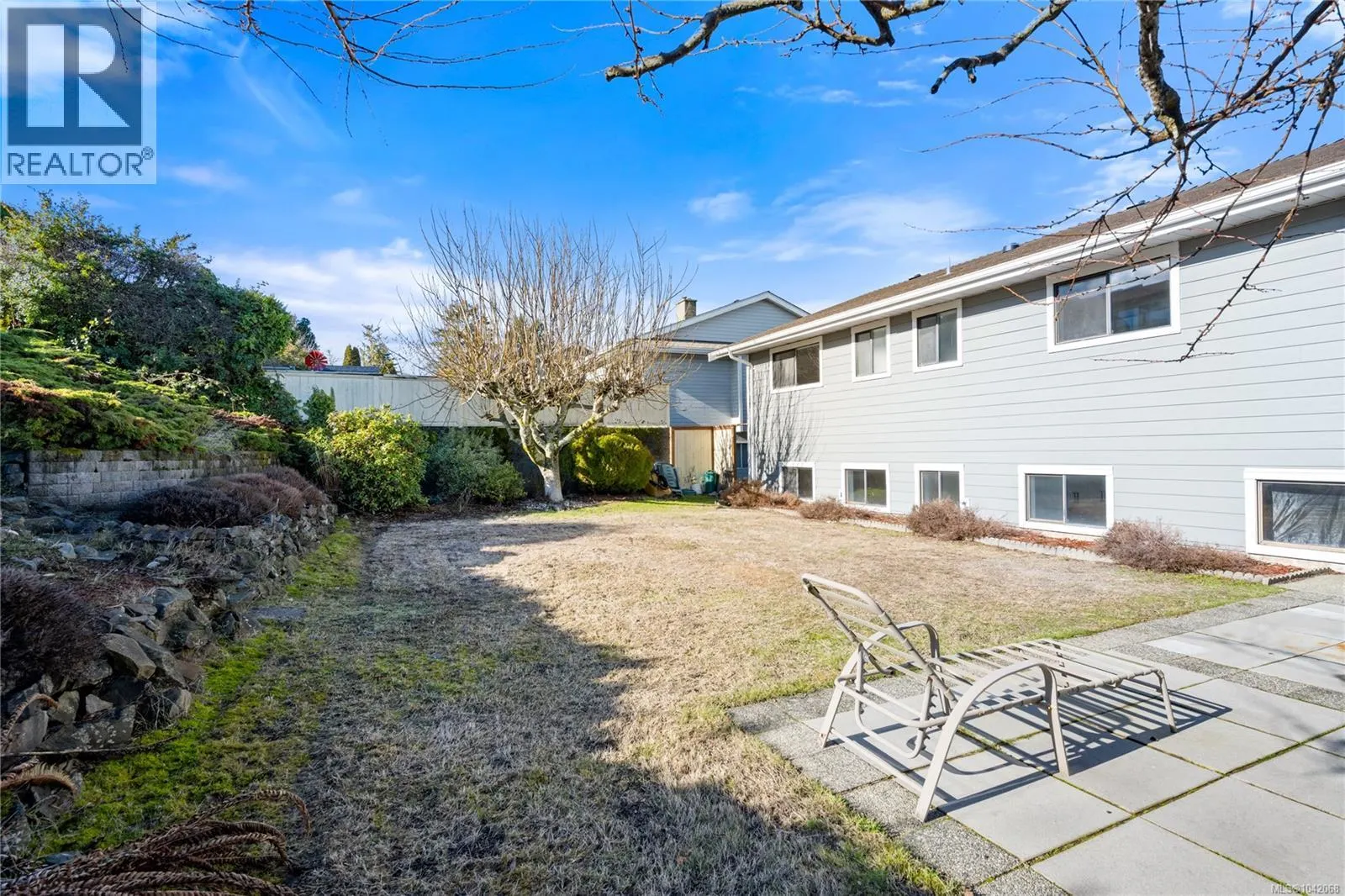 819 Athena Pl