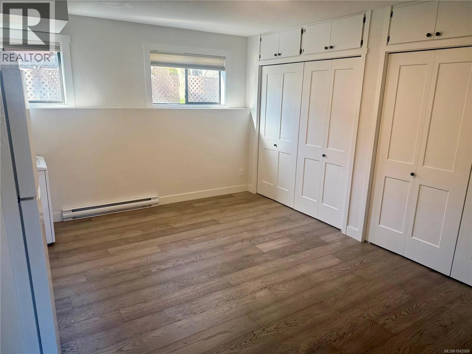 819 Athena Pl