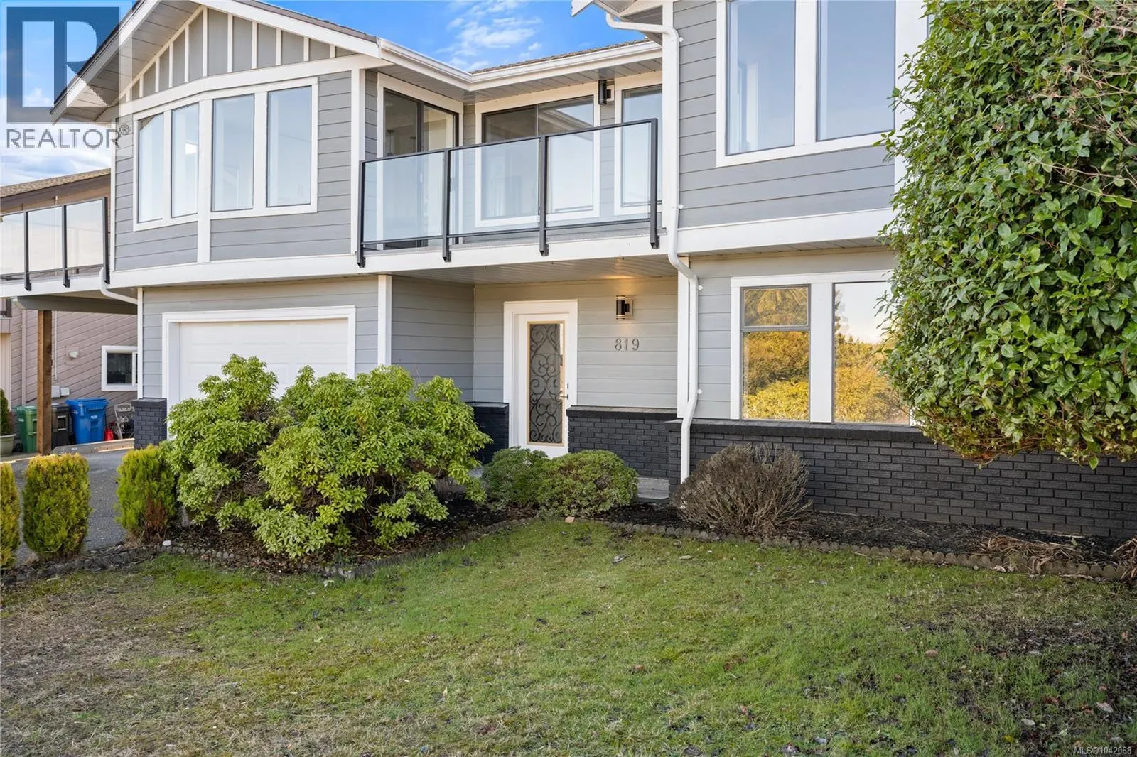 819 Athena Pl