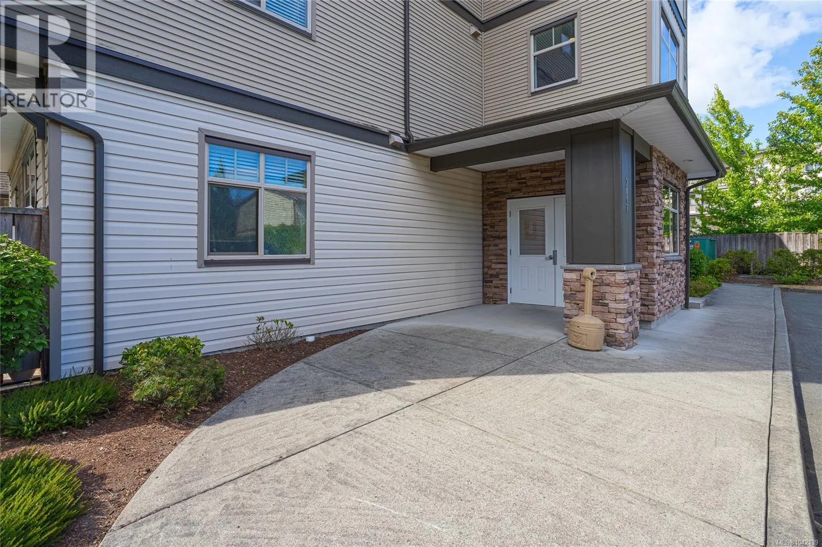 207 2117 Meredith Rd