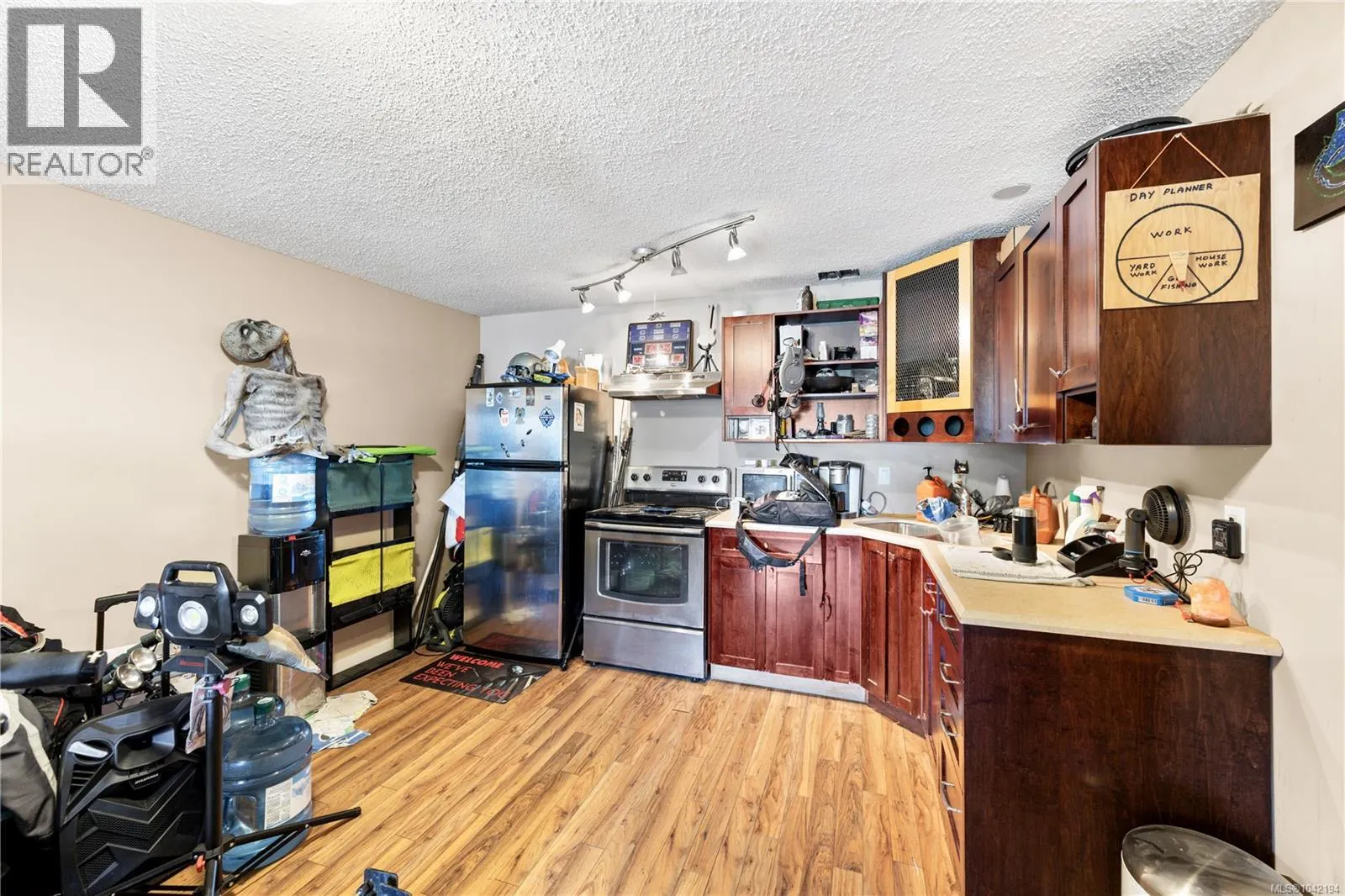 420 Strang Dr